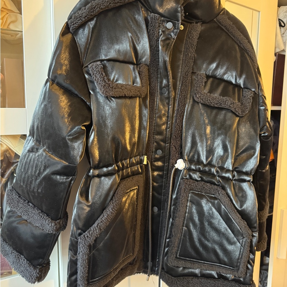 ALO Yoga Black Puffer Jacket